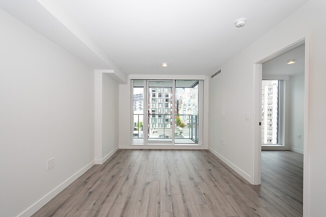 Building Photo - 8X Rentals