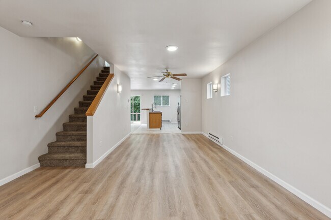 Building Photo - 11031 Elliston Way NE