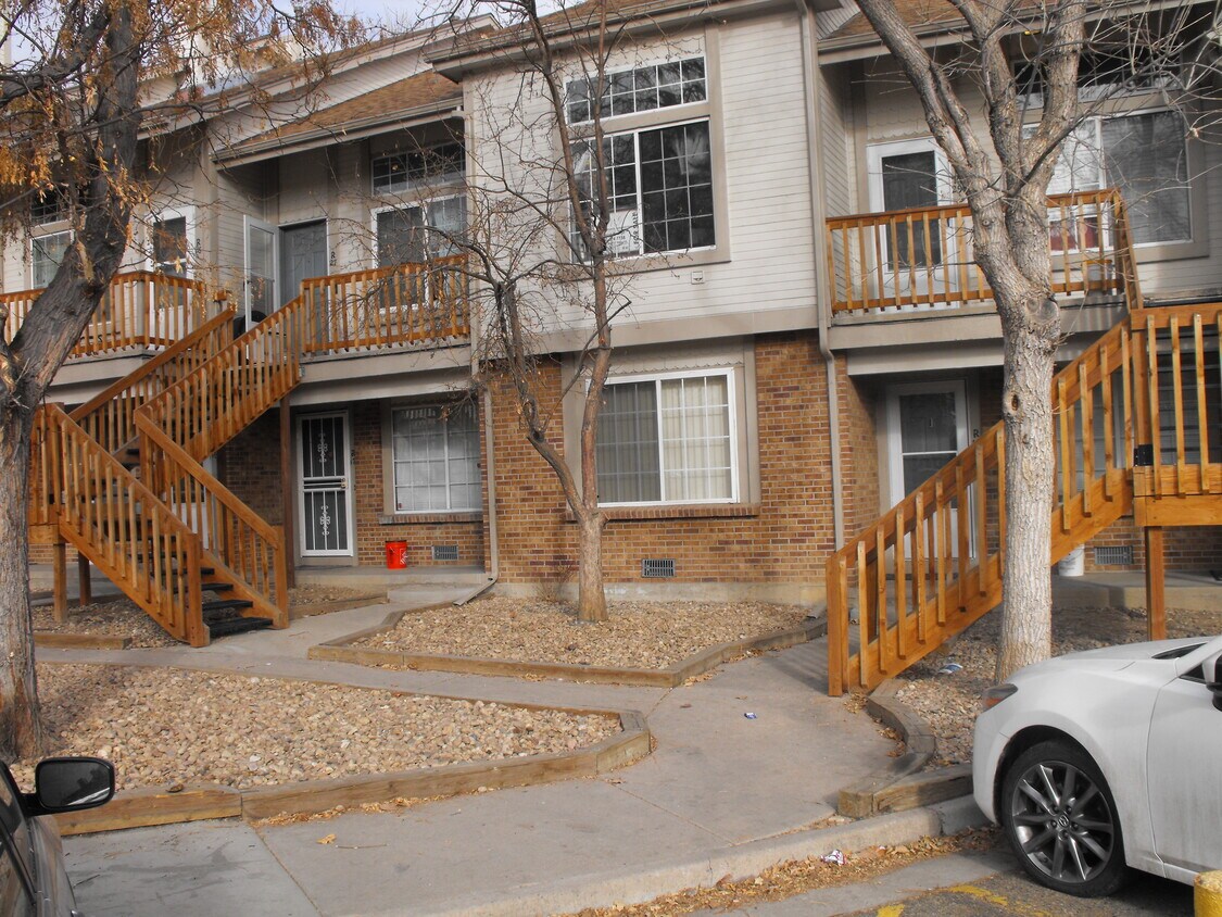 165 S Sable Blvd Unit R18, Aurora, CO 80012 Condo for Rent in Aurora