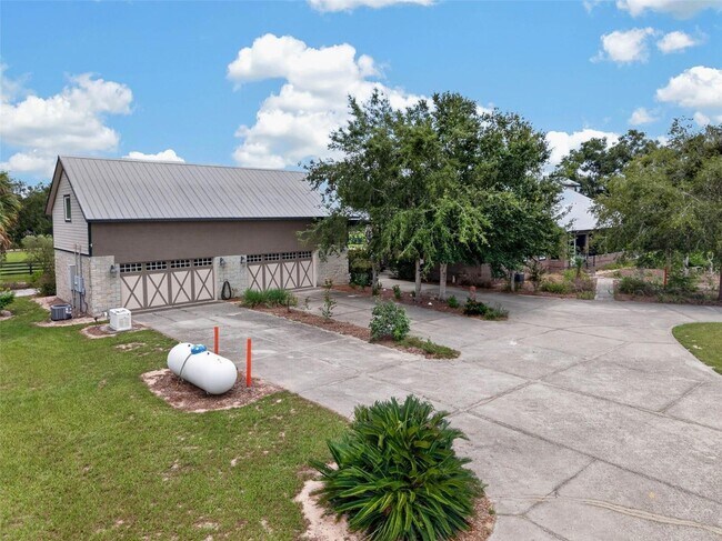Foto del edificio - 13342 W Lake Yale Rd
