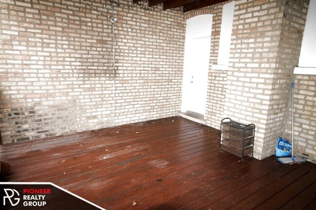 Building Photo - 3428 W Parker Ave
