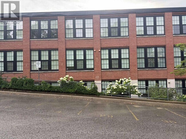 Building Photo - 543-543 Timothy St