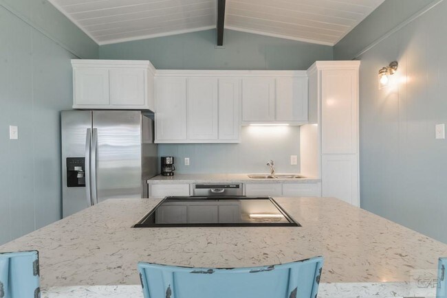 Building Photo - 4022 San Jacinto Dr
