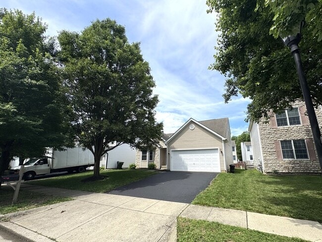Foto del edificio - 8613 Clover Glade Dr