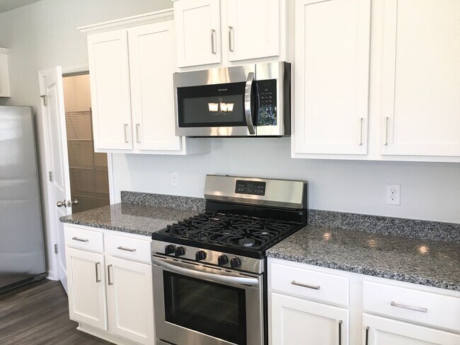 Foto del edificio - 4 Bedroom 2.5 Bath House in McKewn - Ladson