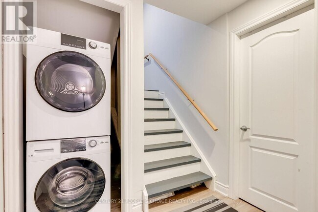 Photo du bâtiment - 411 Wettlaufer Terrace