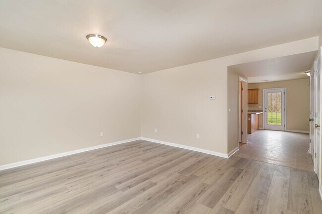 Building Photo - 2098 Market St Ext