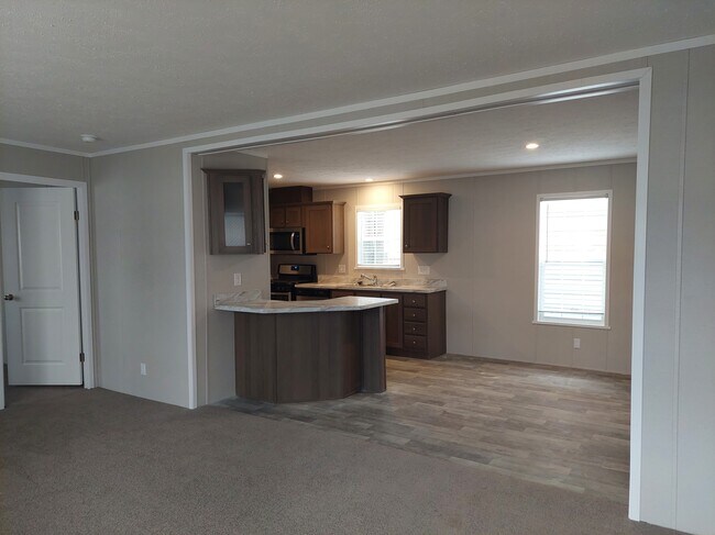 Building Photo - 251 Magnolia Pl