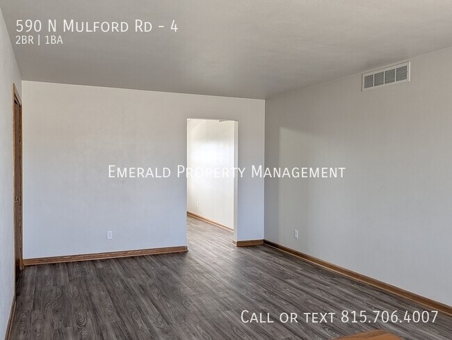 Foto del edificio - 590 N Mulford Rd