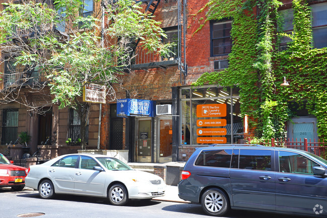 Building Photo - 249 W 18th St