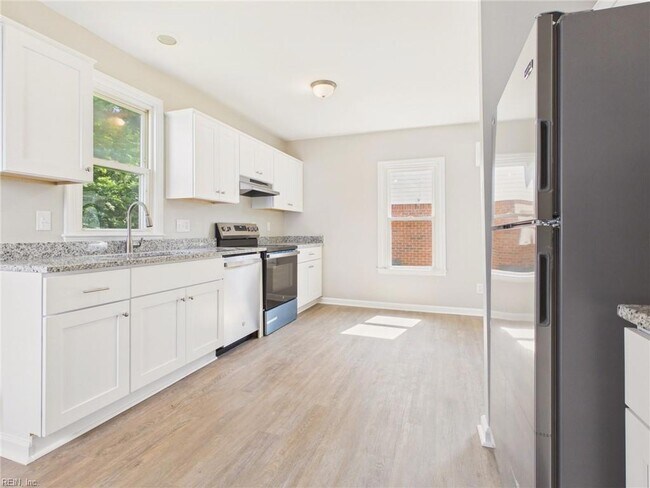 Foto del edificio - 1442 W 41st St