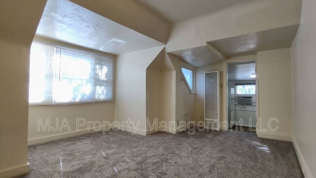 Building Photo - 2172 S 800 E
