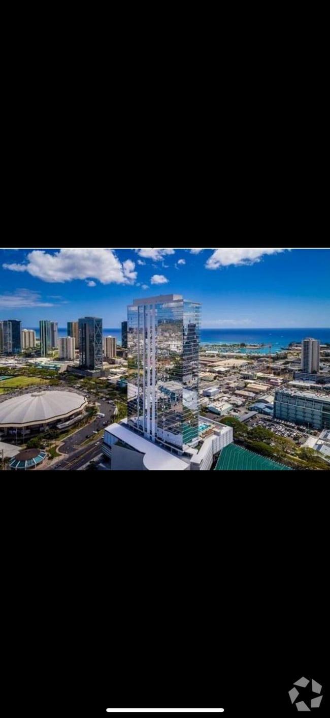 Building Photo - 888 Kapiolani Blvd