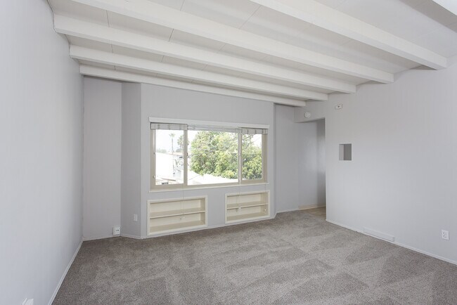 Foto del edificio - Rare Studio in La Jolla Village with Onsit...