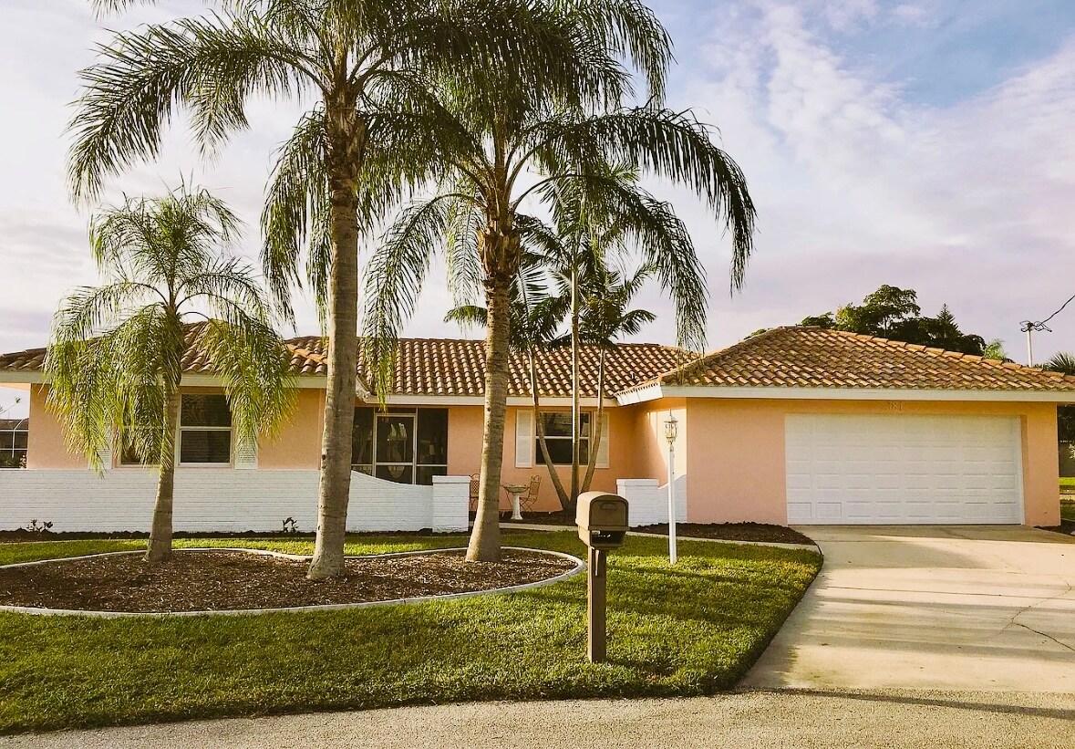 Primary Photo - 381 Delido Ct