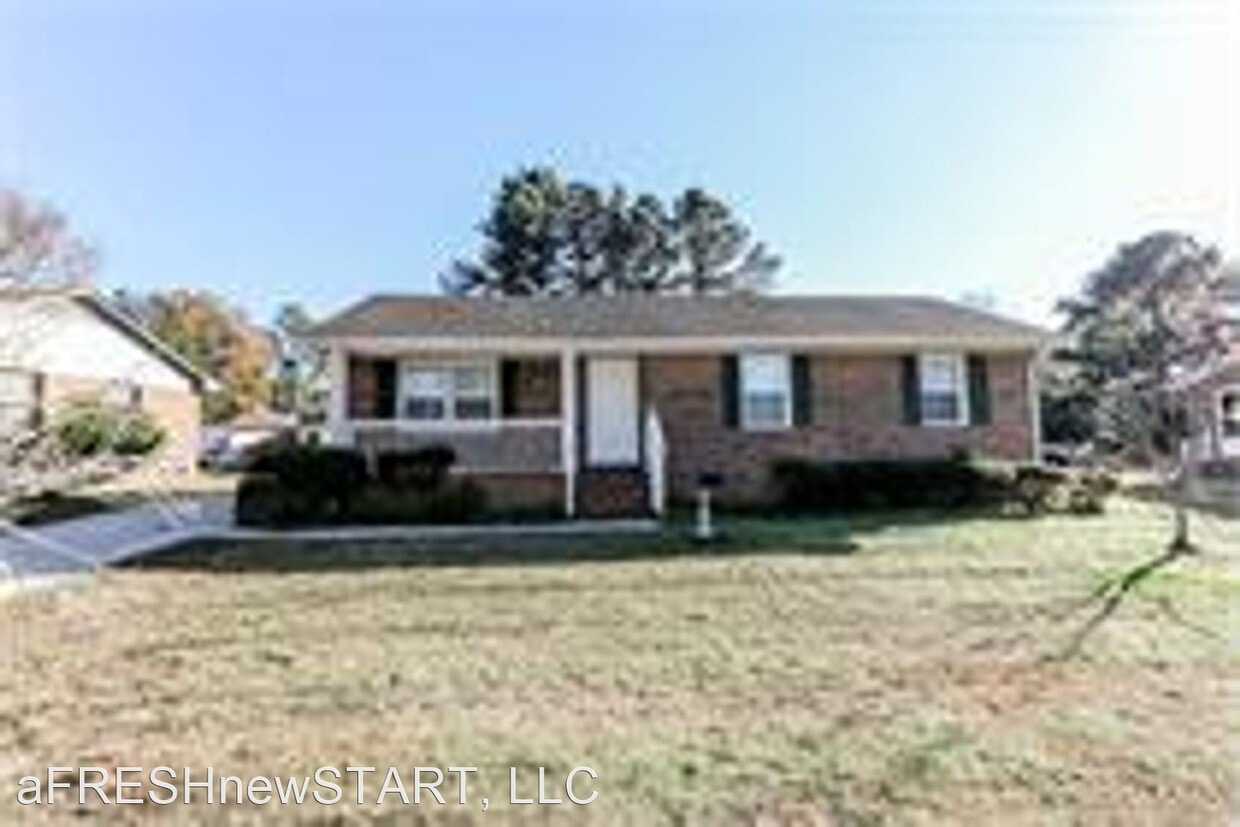 3 br, 2 bath House 725 Lincoln Drive House Rental in Rocky Mount