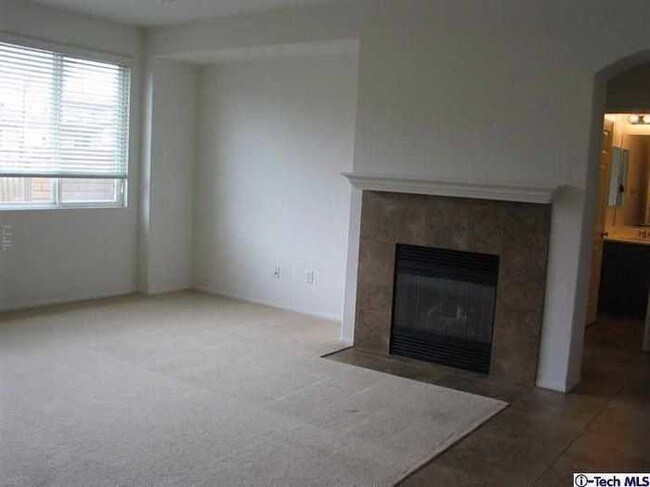 Building Photo - 4 bedroom with SOLAR in South Temecula!