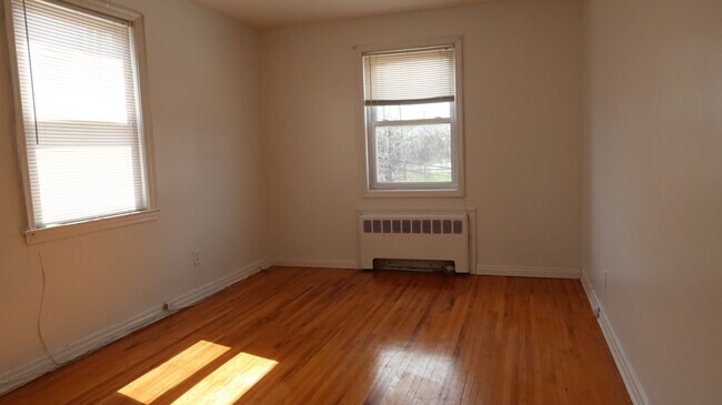 Building Photo - 8720 Commonwealth Blvd