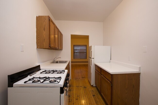 Foto del edificio - 832 W Waveland Ave
