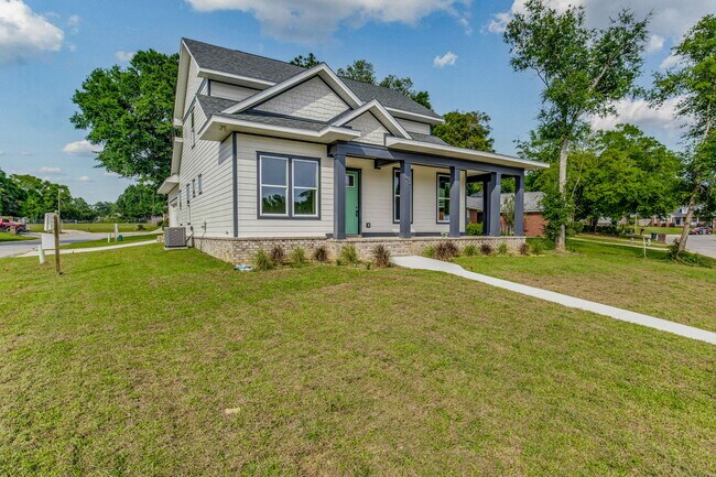 Building Photo - 412 Elcino Dr