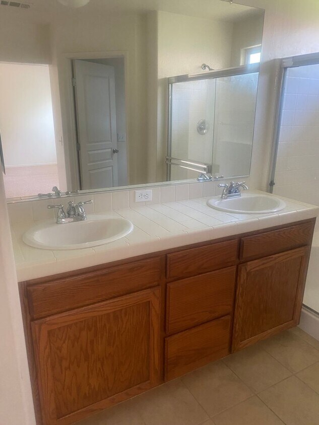 Foto del edificio - 6336 W Clinton Ct