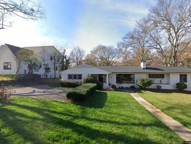 Low Maintenance 4BR/2BA Home near Downtown Greenville! - Low Maintenance 4BR/2BA Home near Downtown Greenville!