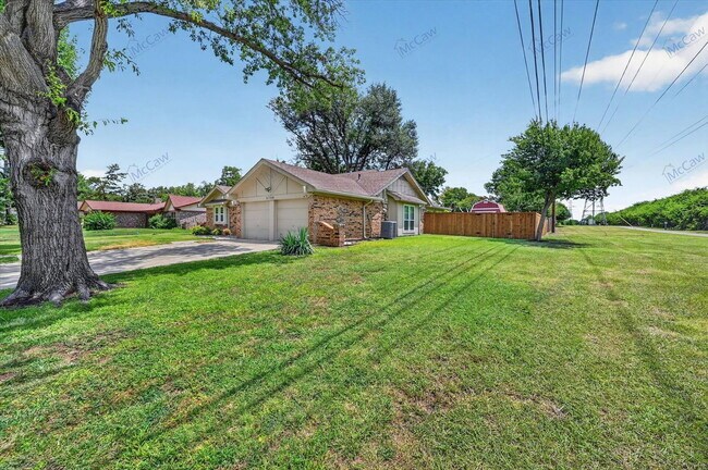 Building Photo - 5708 Stone Dr