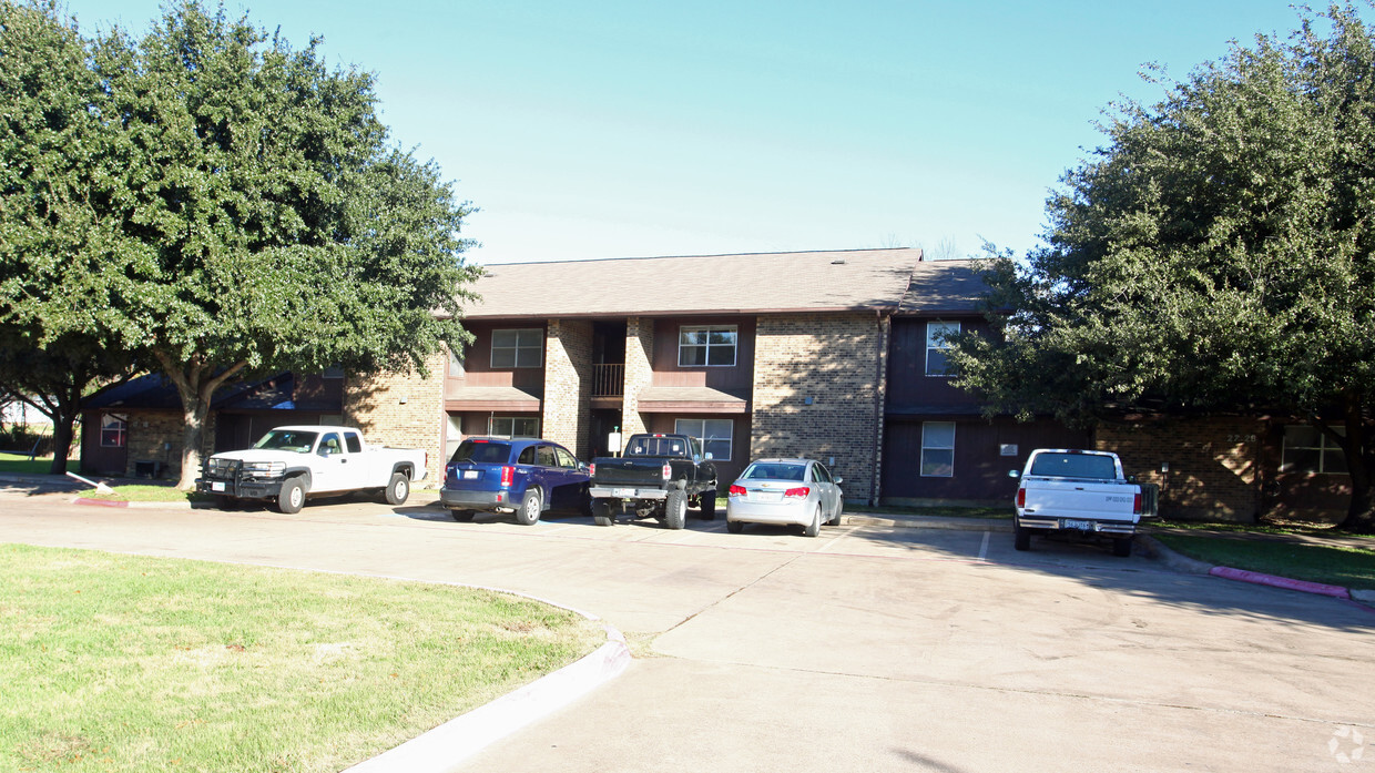 Primary Photo - Mansfield Plaza Apartments