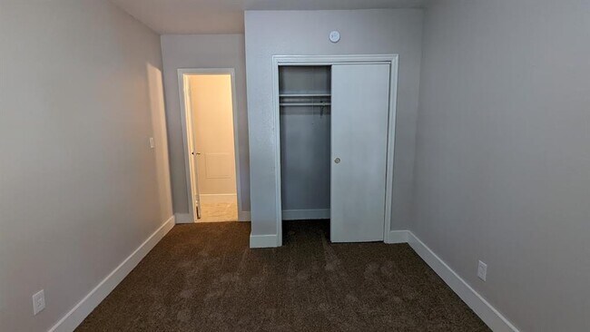 Foto del edificio - 9842 Gillman St