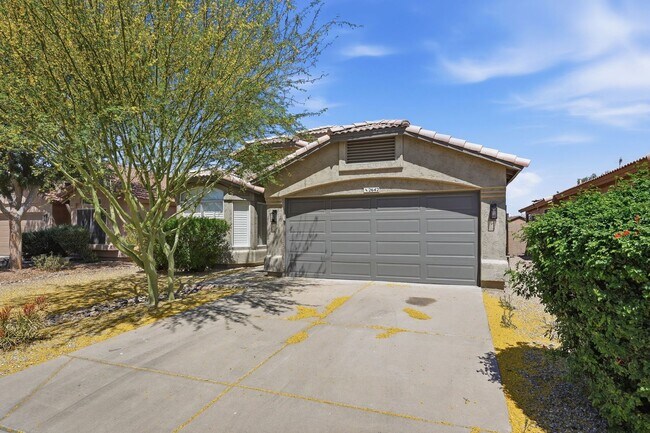 Foto del edificio - Stunning Home in North Phoenix