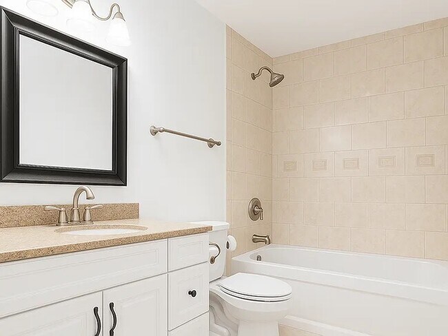 Building Photo - 2920B Lebanon Pike