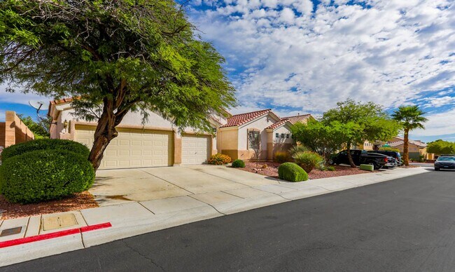 Foto del edificio - 4 Bed, Single Story Home, In Southwest Gat...