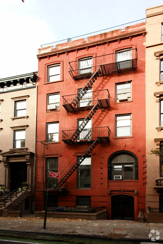 Primary Photo - 276 Henry St