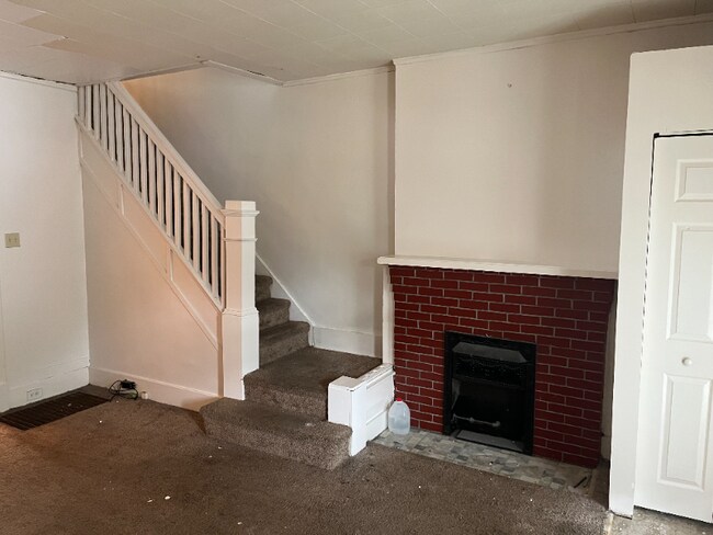 Building Photo - 1615 Lenz Ave
