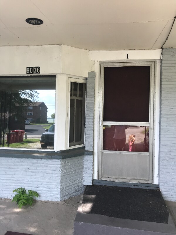 Building Photo - 8036 Lake Shore Dr