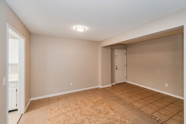 Building Photo - 7969 Amandas Crossing Dr E