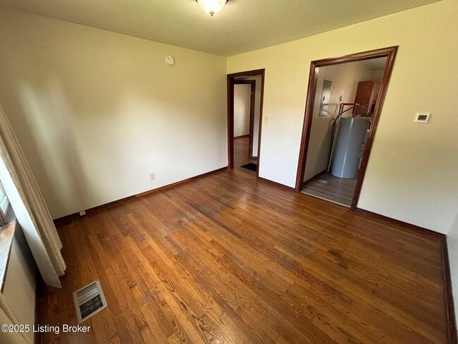 Foto del edificio - 141 E Harrison Ave