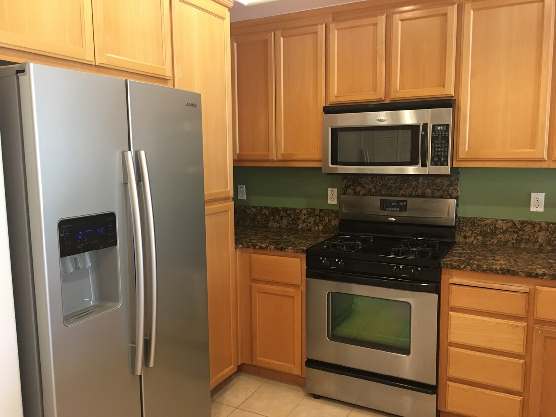 Foto principal - 2045 Oakland Rd