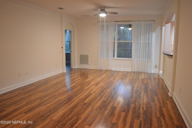 Foto del edificio - 4480 Deerwood Lake Pkwy