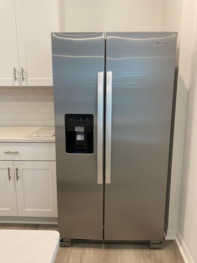 Building Photo - 4609 Cross Pr Pkwy