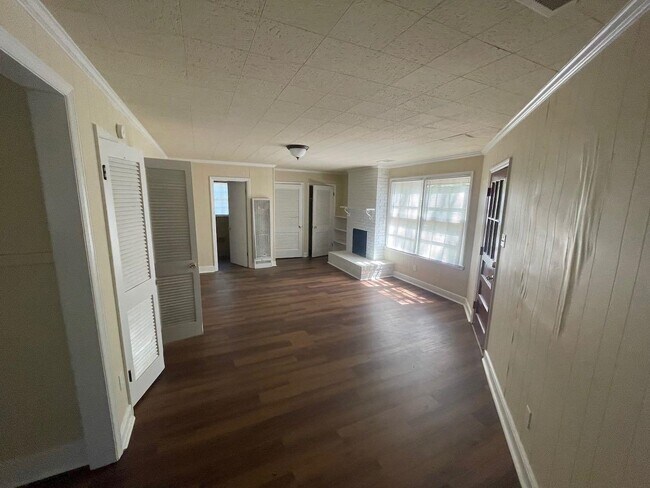 Building Photo - 4827 Spottswood Ave
