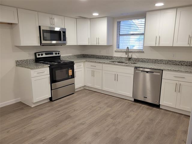 Foto del edificio - 3127 Willowbrook Ct
