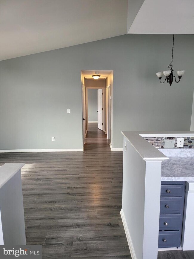 Building Photo - 9381 Scarlet Oak Dr