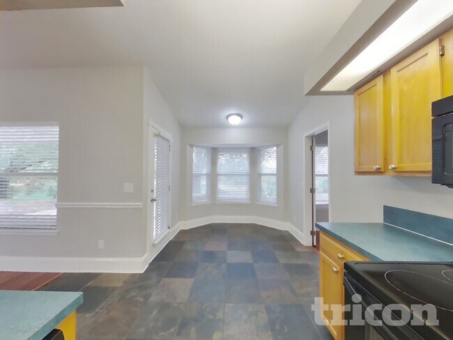 Foto del edificio - 477 Federal Hill Rd