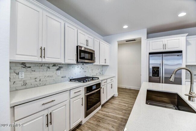 Foto del edificio - 5112 S 117th Ave