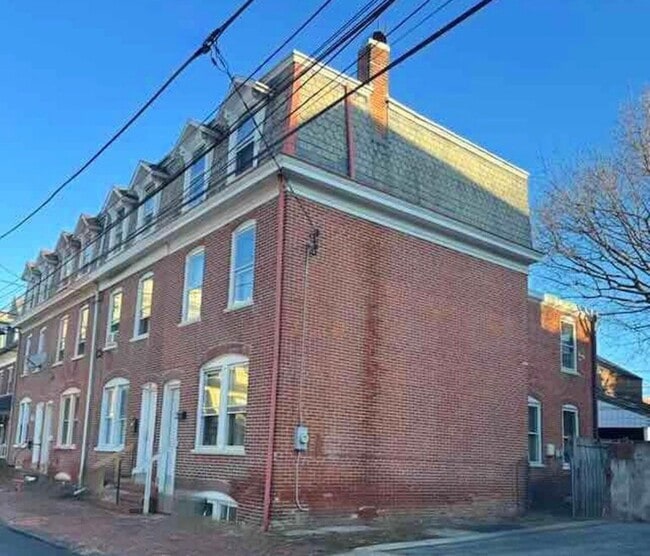 Building Photo - 37 S Darlington St