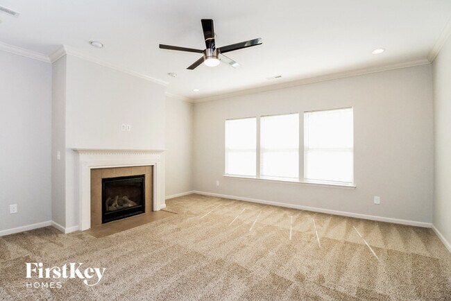 Foto del edificio - 455 Shady Grove Ct