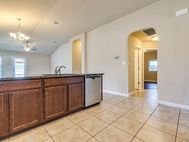 Building Photo - 426 Wincliff Dr