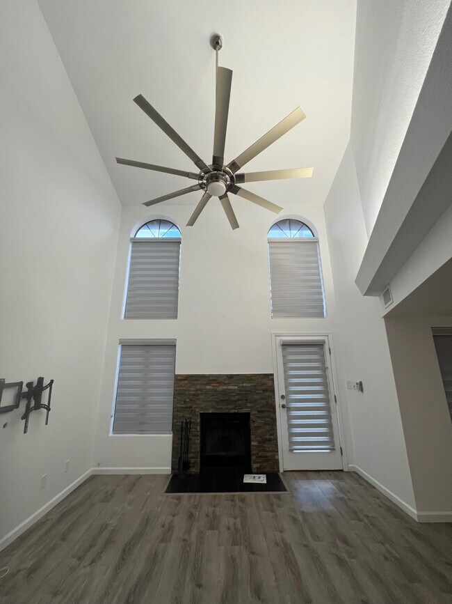 Foto del edificio - 7835 E Glenrosa Ave