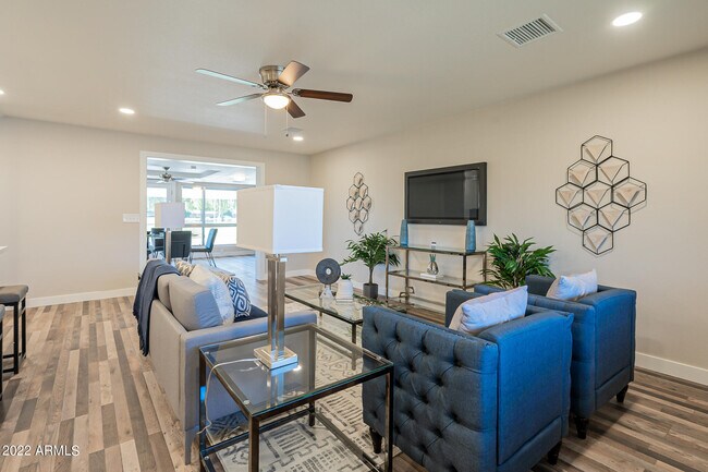 Building Photo - 12019 N Hacienda Dr